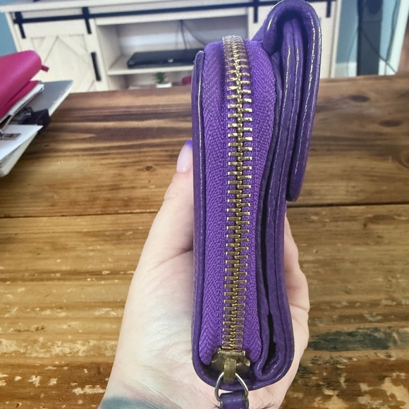 Gucci Vibrant Purple Long Wallet - Picture 3 of 6